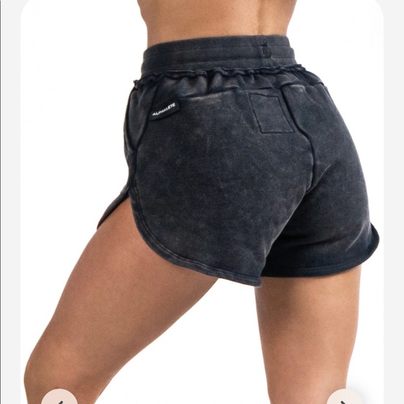 Alphalete very terry relaxed shorts - Picture 6 of 15